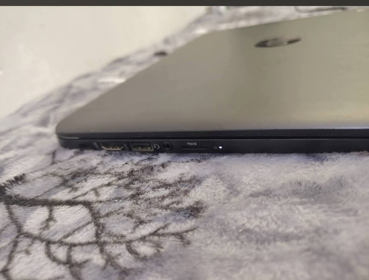 السلام عليكم لابتوب hp يشغل تواصل اجتماعي وأهمها اليوتيوب وبي برامج آخرى

نضيف كلش الجهاز

كيبورد عربي انكليزي  مع شاحنة وماوس وماوس باد

بي هاي المنافذ كدامكم ومنفد سماعة 

شاشة حجم 14 توصل تشغل يوتيوب 1080 مناسبة للمشاهدة

ذاكرة 16 رام 4

السعر 65 بدون عملة قفل *********** اتصال أو واتساب
