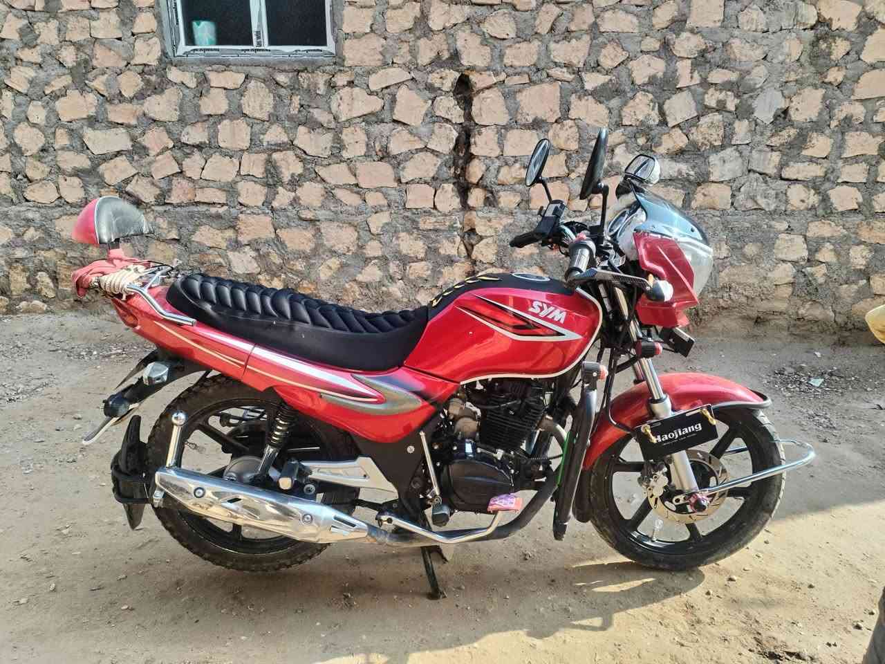 دراجه سايم مودي 22 مكمرك ماشي بلمعامله النص تقريبن. صادر بيه رقم بس ابيعك مكمرك 
 ولله لعضيم لو مو معتاز فلوس مابيعه سعر مليون ٨٠٠
بيه مجال 
رقم ***********
غير متواجد على لفيس
