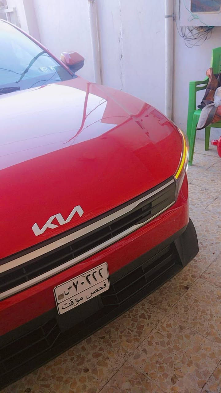 ## 🚘 *** 🚘
### **ـ🔥ـ عــــرض مــمــيــز وجـــديـــد لِـلْـبَـيْـعِ ـ🔥ـ**
✨ **كيا كي فور (Kia K4) موديل 2025** ✨
السيارة بحالة الزيرو ونظافة تامة، وبسعر جداً جداً مناسب ومنافس! 💼👇
### 📊 **المواصفات الفنية والسيارة:**
 * ⚙️ **المحرك:** 2000 دوش (DOHC) 🚀
 * 🛣️ **المسافة المقطوعة:** 4,000 كم فقط (بحالة الزيرو) 💎
 * 🛠️ **درجة الفئة:** نص فول 👍
 * 📋 **الوضعية القانونية:** فحص مؤقت بغداد 📄 (التحويل ثاني يوم مباشرة 📝)
### 🔍 **حالة الضرر (الحادث):**
 * 📸 الحادث كما هو واضح في الصور المرفقة (ضرر في **قبق الجنطة** فقط) 🧰
 * 🛑 **ملاحظة:** السيارة سليمة تماماً ومن دون أي ضرر آخر عدا المذكور والموضح بالصور ⚡
### 📍 **موقع السيارة:**
 * 🗺️ **بغداد — الدورة** 🚗
### 💰 **السعر والتواصل:**
السعر مناسب جداً، وللإستفسار ومعرفة تفاصيل السعر نتشرف بكم عبر الواتساب فقط:
 * 📞 **رقم الهاتف (واتساب فقط):** *********** 💬
 * ⚠️ **ملاحظة:** الرجاء التواصل عبر الواتساب فقط، الرقم مخصص للرسائل 📲
✨ **أهلاً وسهلاً بالجميع، حياكم الله وبخدمتكم دائماً** ✨
