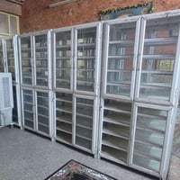 فاترينات صيدلية او كوزمتك المنيوم زجاج حجم كبير عدد 8 النظافة كما موضح...