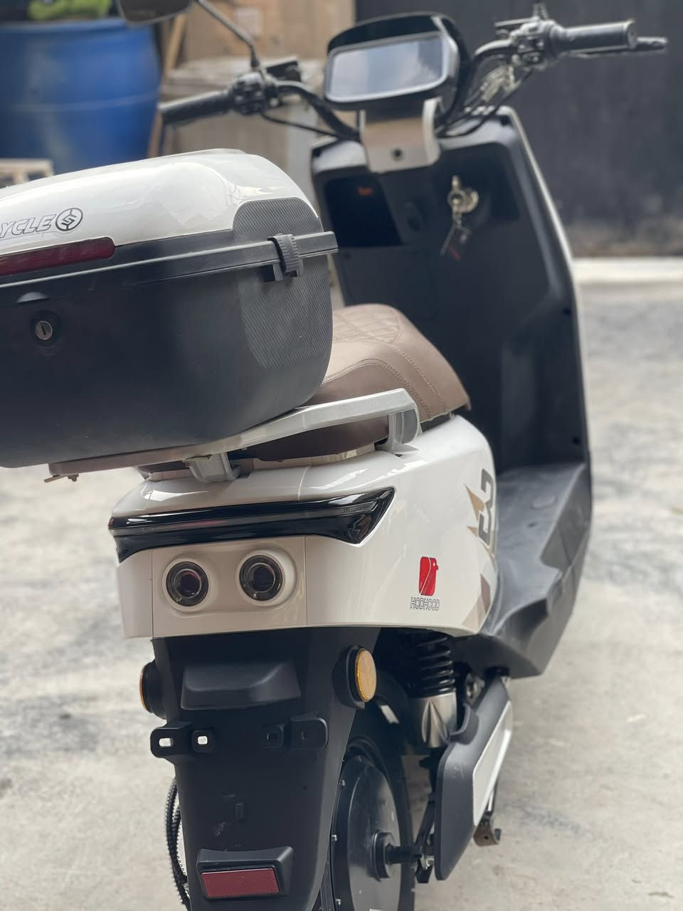 السلام عليكم دراجه شحن البيع العنوان بغداد الزعفرانية وشراي يتصل عله هاذ الرقم ويدلل ***********
