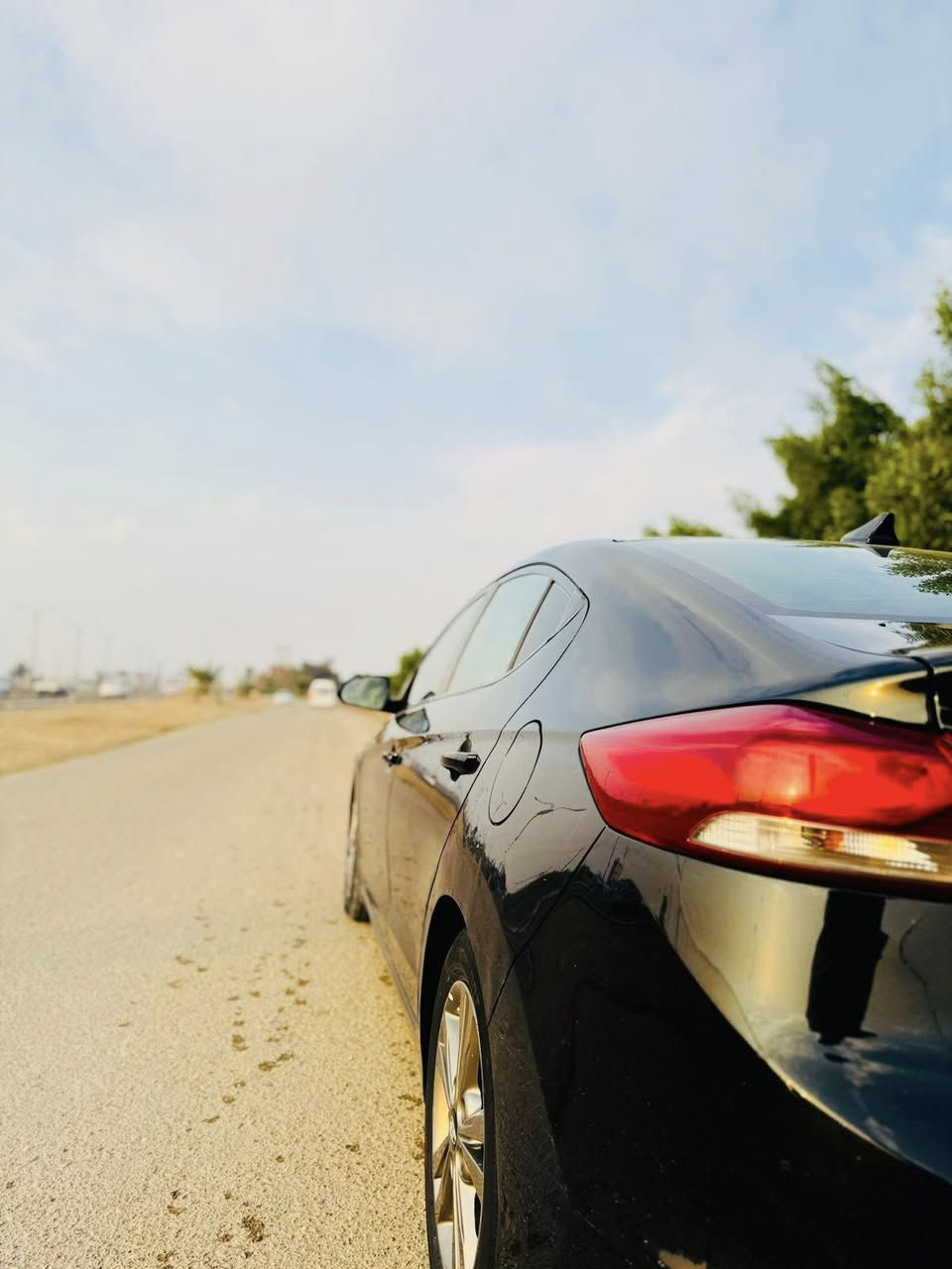 سلام عليكم النترا لبيع موديل 2018 أمريكي السياره حادثه بس بنيد  كير ومكينه مكفول رقم أربيل  ماشيه 107 ميل بسمي مكان بغداد المحموديه السعر خاص الرقم ***********
