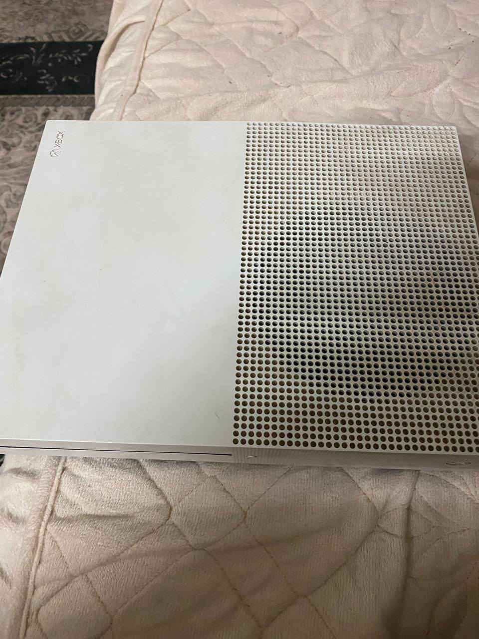 اكس بوكس وان اس
ذاكرة 1 تيرا
جهاز مفتوح فقط تنظيف علئ فحص من باب البيت
السعر 150 ما اكو هيج سعر ابدا
ملحقات كاملة
مكاني بغداد بسمايا (متوفر توصيل)🚚


**إذا كنت صاحب هذا الإعلان وتريد حذفه لأي سبب، رجاءا أرسل رسالة إلى الدعم الفني**