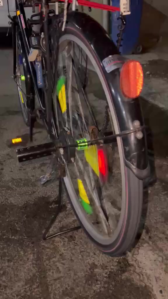 بيسكل سانتوس لبيع ❤موديل 19
مكاني الدورة ابو دشير شارع الزيتون 
سعر 85 وبي مجال حك جيتك 🩵✔️


**إذا كنت صاحب هذا الإعلان وتريد حذفه لأي سبب، رجاءا أرسل رسالة إلى الدعم الفني**