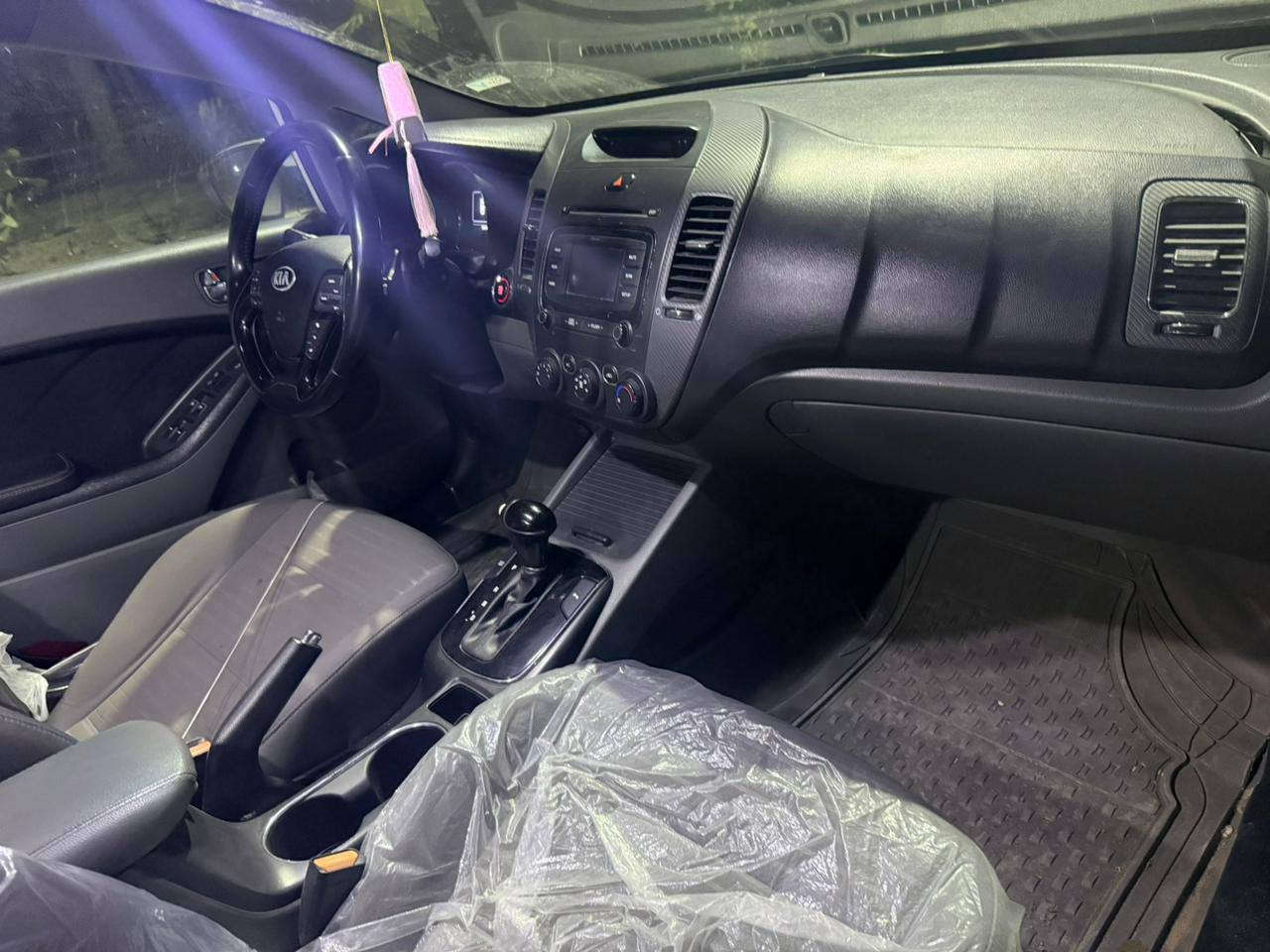 سلام عليكم سيراتو خليجي 2017 فول ومكفول بصمه كامره حساسات امامي خلفي كامل المواصفات فتحت سقف ب138 وبيها مجال قليل جداً المكان النجف حي النداء ***********
