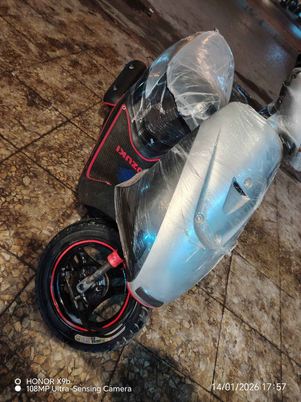 #دراجه_للبيع
ساسوكي رياضي 

طالعه من الوكيل قبل شهرين 

نضافه فول 

السعر 500 قفل لا تعبك ولا اتعبني 

***********
