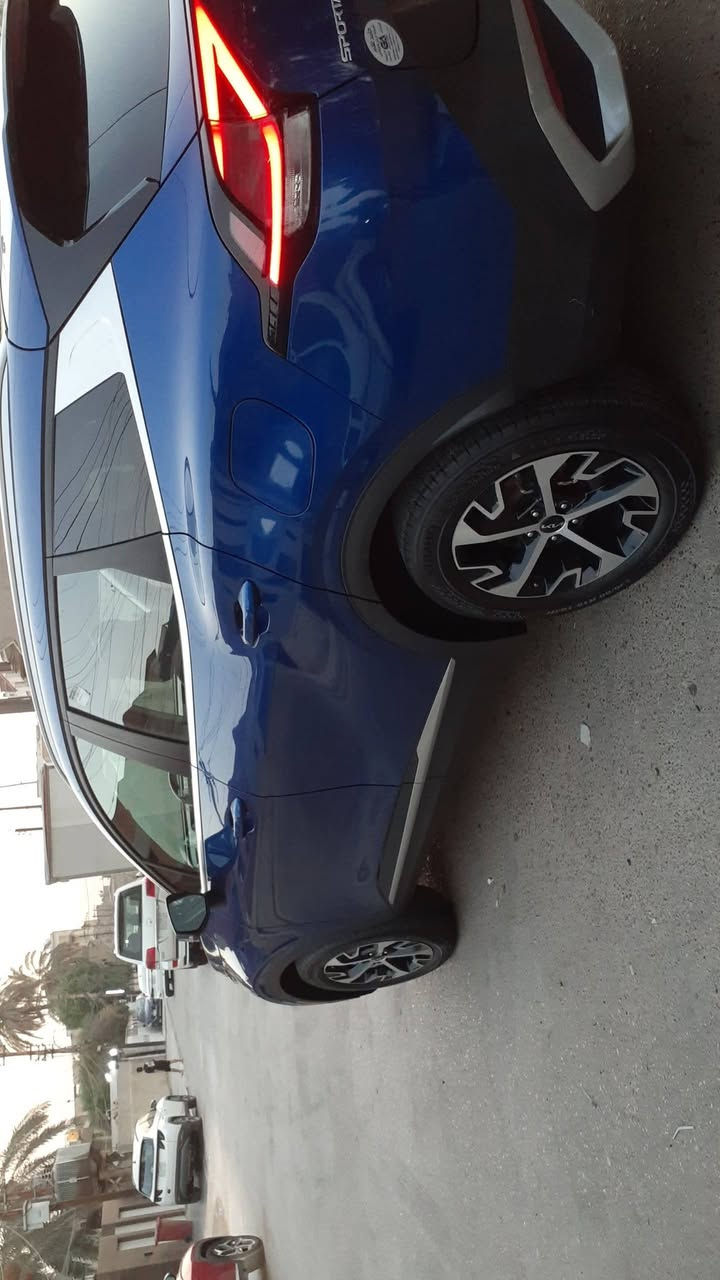 كيا سبورتج مديل 2023 وارد امريكي فول من عده الفتحه بصمه حساسات كاميرات رادرات سياره فول جديده معنه الكلمه طختها كلش خفيفه كفة بنيد السياره ما ماشيه السعر على الرقم ماشيه 20 الرقم ***********
