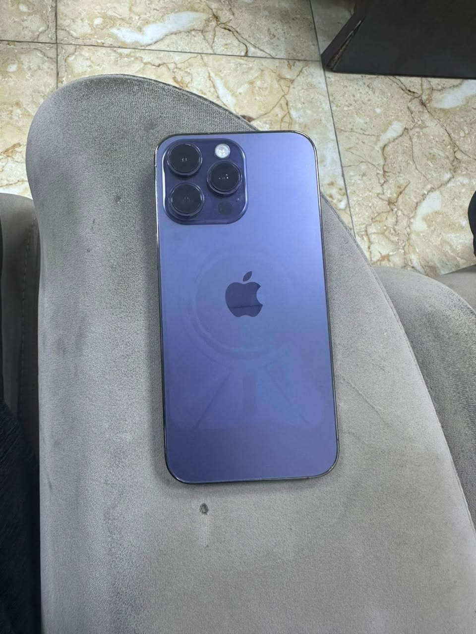 سلام وعليكم موبايل 14برو ماكس امبدل شاشه واكف فيس ايدي فقط والبطاريه معلايه العنوان البصره التنومه السعر 650 وبي مجال حكً الجيه اقره يلا تخابرني ***********
