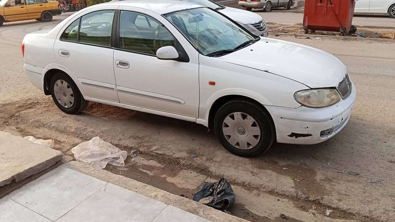 السلام عليكم للبيع نيسان سني ياباني الشركة العامة مويل 2007 گير (عادي) سيارة جاهزة رقم بابل دولي ( انكلزي) السيارة توها مرقمه صار اسبوعين سنوية لل 31  كاملة من كل نقص تخم تاير باتري كلة جديد صدر جديد كامل السعر 90 وبيها مجال للأتصال *********** مكاني البصرة
