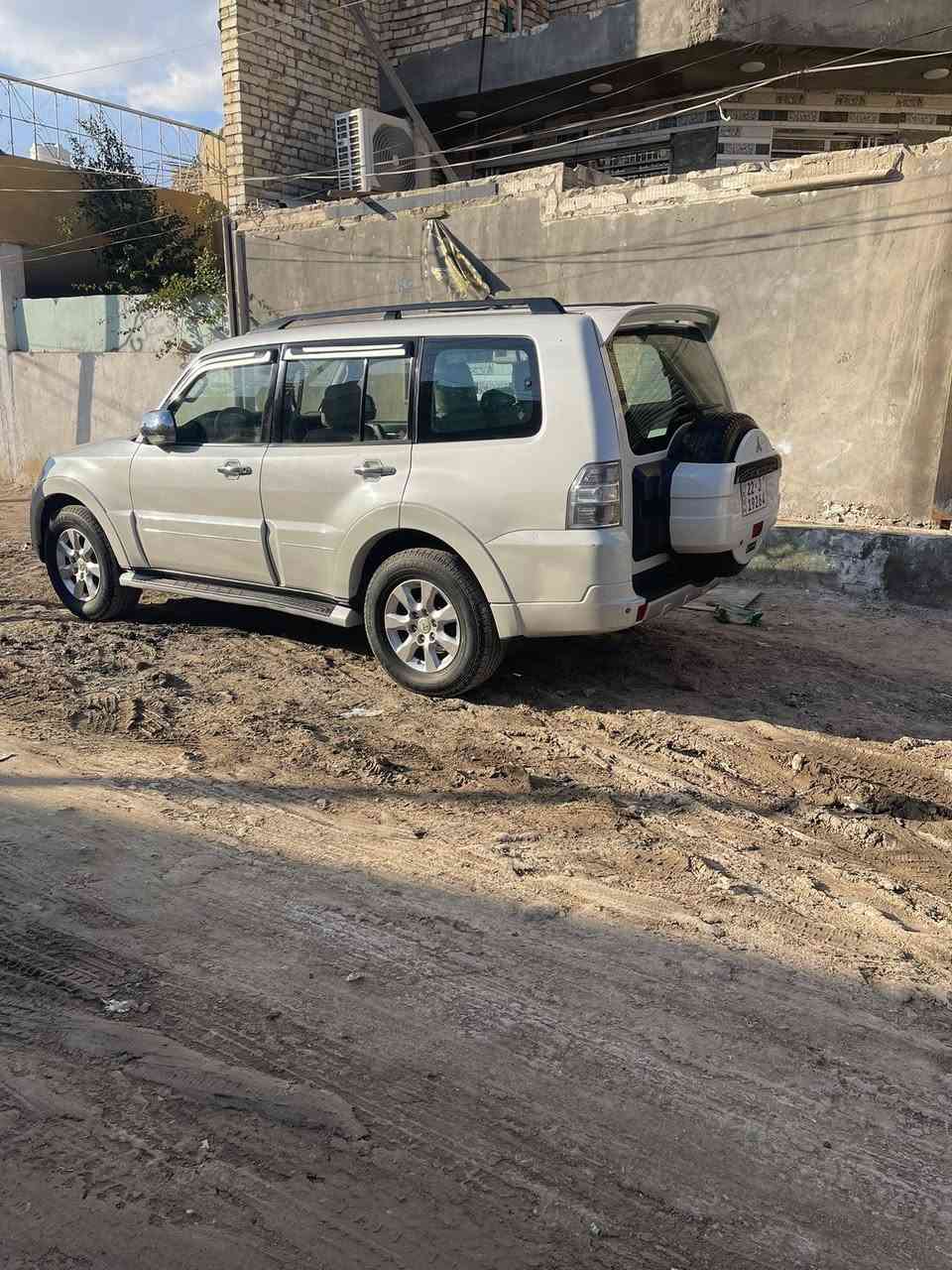 سلام عليكم سياره باجيرو لبيع موديل2014 مكفوله كفاله عامه رقم. اربيل الدولي سياره جديده بعنه الكلمه تايرات برج ستون الأصلي مكان السياره بابل  مداور ثاني يوم السعر 175 وبيه مجال الرقم ***********
