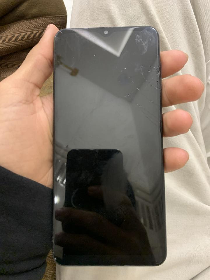 سلام عليكم
للبيع samaung a12 
فقط كسر بالشاشه 
*********** واتساب .
