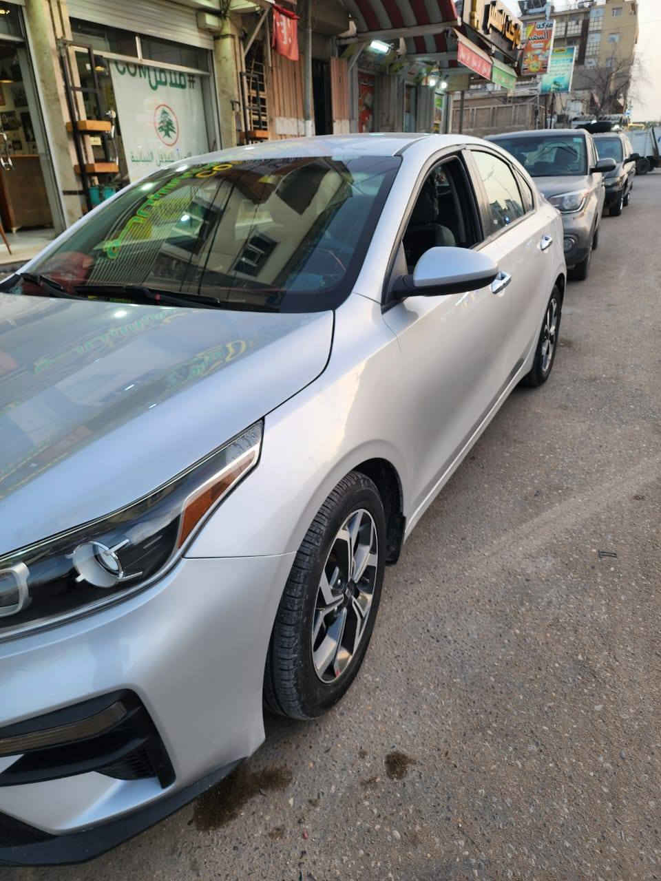 السلام عليكم للبيع كيا فورتي ٢٠١٩ وارد امريكي محرك ٢٠٠٠ دوش  حادث جاملغ وبنيد وباب سياره حلوه وجاهزه السعر ١١٦ وبيها مجال للشراي( مكلف بالنشر )للإستفسار *********** مكان السياره كربلاء
