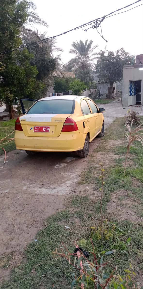 افيو للبيع مكينه وكير جدد كير عادي 
حداديه اماميه وخلفيه جدد 
عليها غرامات 450 
مامسجله هيئه يعني ماعليها ولا ربع 
  الاتصال  الرقم 

***********
