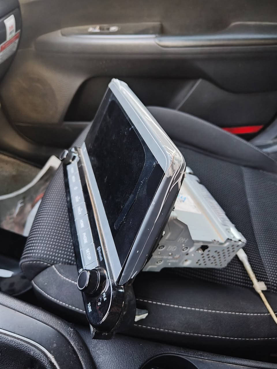 سلام عليكم شاشه مال فورتي موديل 20 للبيع سعره 120
***********
