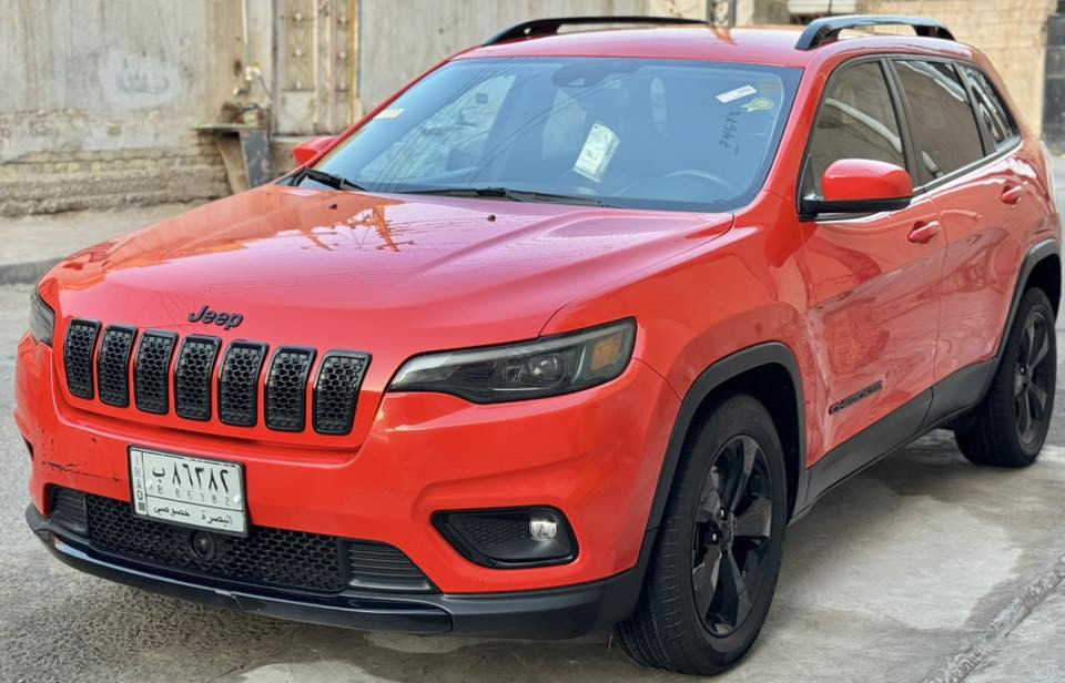 للبيع جيب شيروكي موديل 2021 وارد امريكي كفالة عامة من الصبغ والضربة والتبديل والفتح والشخط والبارد سيارة بيها تقرير غرق تعمل وتسير گلوب واحد ما مشتغل بل عينة مكينة وكير بلكارتون برغي ما مفتوح بيها مكينتها حجم المحرك 2400 حدادية وتخم تاير زيرو .
المواصفات:تريل هوك
رادار جوة الرقم 
تحديد مسار 
اوتو هولد 
مثبت سرعة 
تحكم مقود اربع جهات 
كشنات جلد مختمات تريل هوك 
كشنات كهرباء 
كشنات هيتر 
تبريد لمس
بصمة +بصمة ابواب 
دخول ذكي 
نضام ترحيب
شاشة وكامرة وحساسات امامي خلفي 
سايد بريك بصمة
اوتو ستوب 
اوتو ستارت 
رادار جانبي 
رادار خلفي تحذير اصطدام
نقطة عمياء 
تشغيل عن بعد
وبعد بيها هواي مواصفات ما ذاكرهن .
السيارة زيرو ماشية 20 الف حقيقي 100/100
السعر :137 وبيها مجال
للأستفسار الأتصال:***********//***********
العنوان :البصرة الأمن الداخلي.
