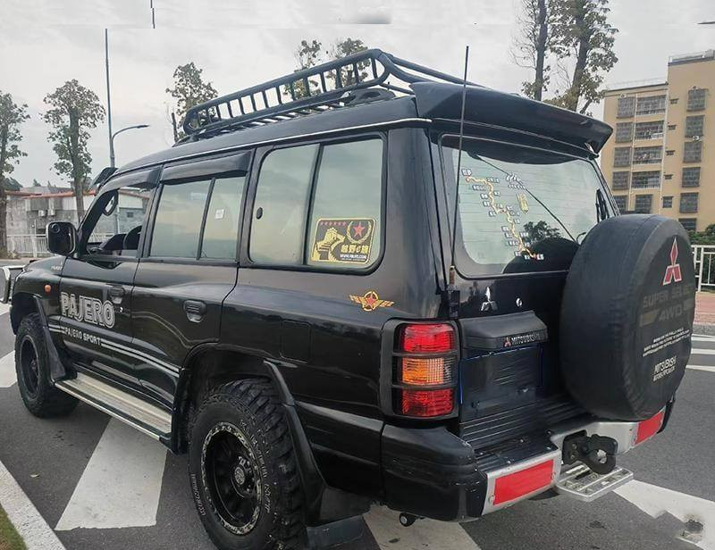 السلام عليكم ورحمة الله 
سبايدر باجيرو تسعينات لحد موديل ٢٠٠٠ بيه ستوب لايت . ابيض عظم عاج غير مصبوغ
السعر ٤٠ الف وتوصيل ٥ الاف كافة العراق.
اكتبلي رقم موبايل وعنوان 
او اتصل أو راسل الصفحة مسنجر او واتساب.
***********
