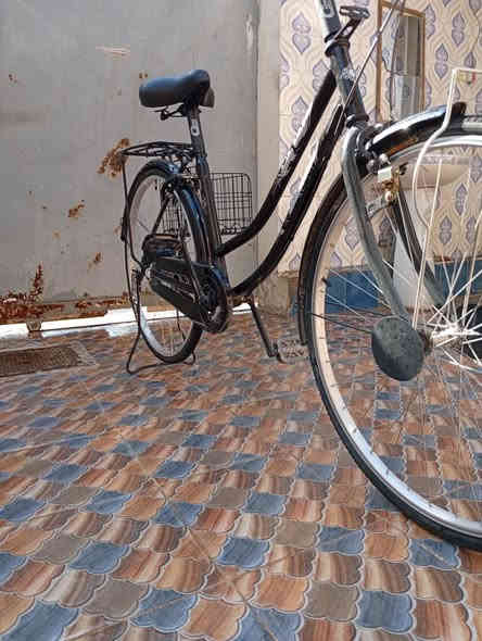 السلام عليكم ورحمة الله وبركاته بسبب الوعود الكاذبه اعاده النشر  بايسكل بناتي حجم 26للبيع واسط العزيزيه السعر خاص او الاتصال على الرقم /***********
