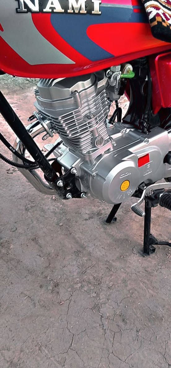 سلام عليكم نامه للبيع لون ماروني موديل 2026 اوراق سكنر خمس اوراق كفاله عامه برغي ما مفتوح بيه مال جناي مكينه بعدهي بدهن شركه مكاني شطره سعر 825 وبيه مجال لشراي هاذه رقم الهاتف ***********
