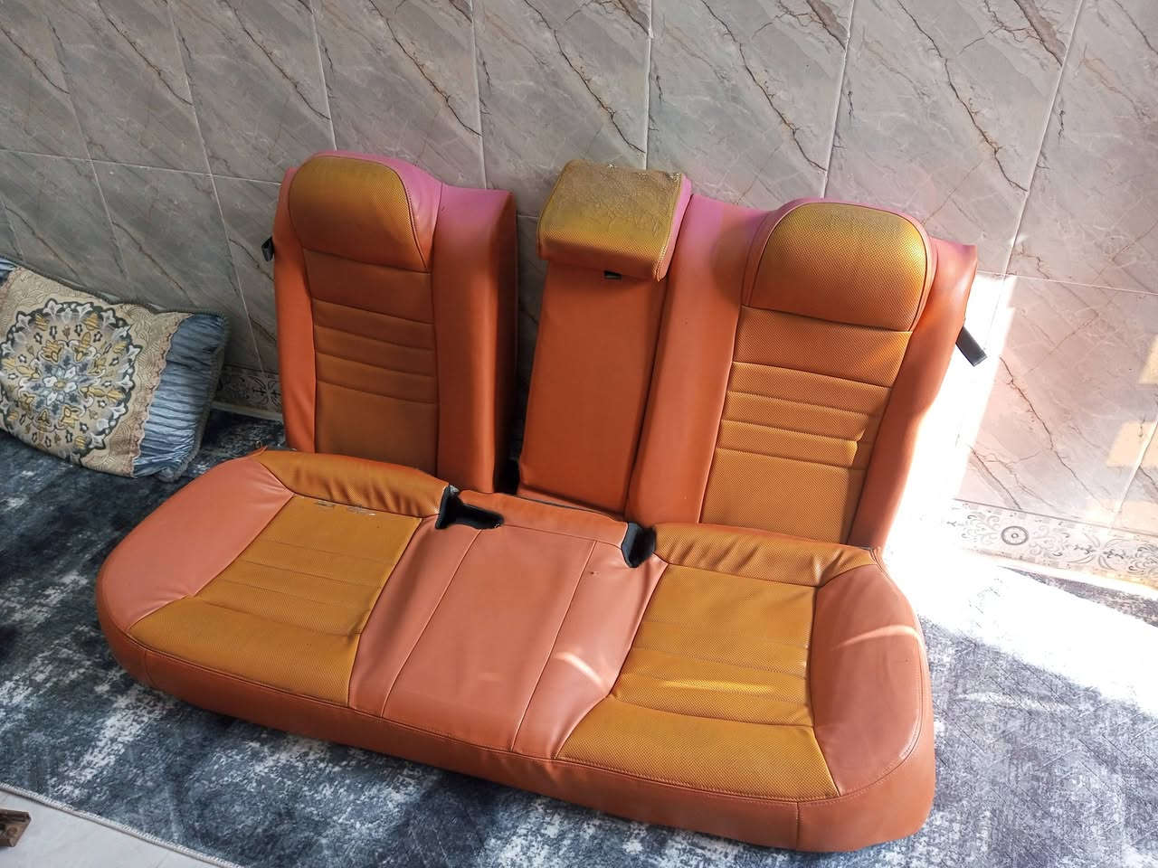 السلام عليكم غرفه حظن للبيع سعر 300 وبيه مجال  ***********/***********
