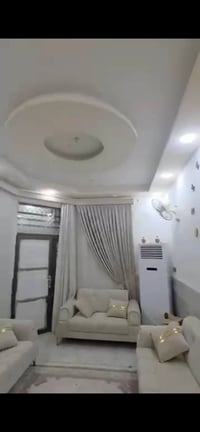 للبيع بيت ملك صرف مساحه 100 متر طابق ونص  مكان حي القدس  ع ساحه  غرفه ...