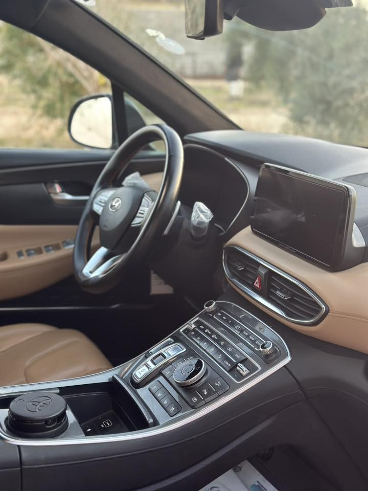 سنتافي لون سمنتي موديل 2023
كلين بدون صبغ 
المواصفات فول واحد ع واحد
 4 أنظمة قياده 
كشنات تدفى وتبريد 
تحديد مسار رادارت
كاميرا 360 درجة
داتو شو 
اوتو بارك 
اوتو هولد السياره مفوله مواصفات 
محرك2500 توربو
سقف بانوراما 
للتواصل ***********
