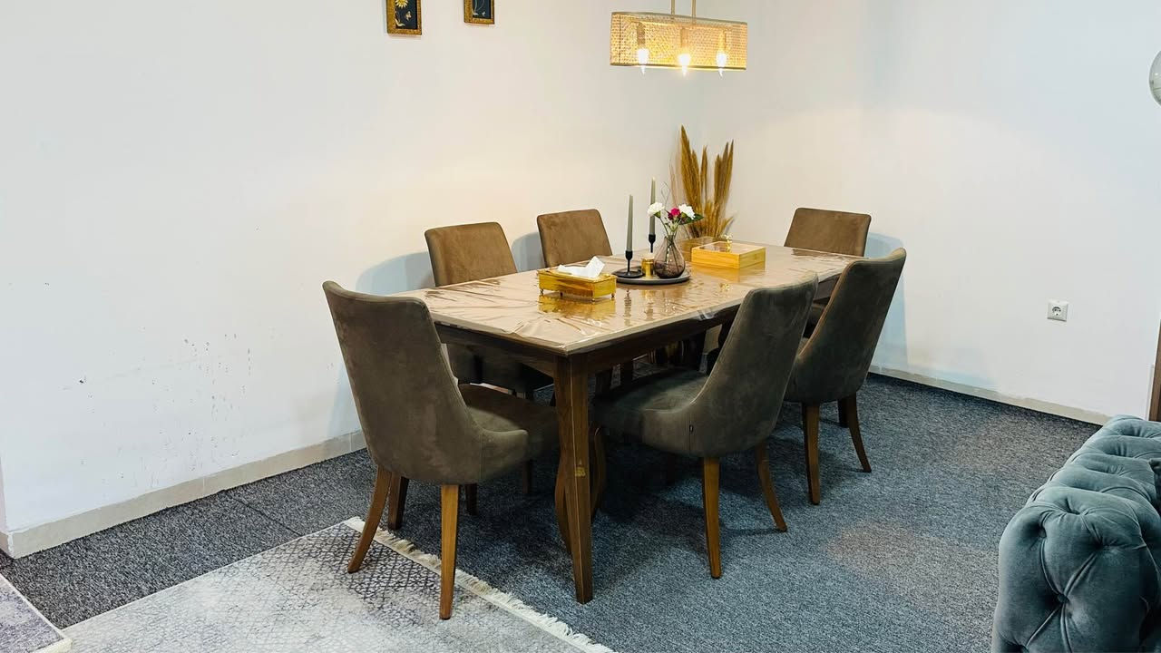 مێزی نان خواردنی ٦ نەفەری گەورە
مارکەی کۆمپانیای دیوان
لە وێنا جوانی و تۆکمەی دەرناکەویت هەتا نەیبینیت
تەختەی تۆکمە و کورسی عەمەلی و گەورە
مێزی گەورەو زۆر جوان و زۆر عەمەلی و راقیە 
حسابکەن لۆکە هەر بەکار نەهاتوە
بێ پیسی و شوخت و عەیب و عارە
لە دیوان بە 11 گەڵا کراوە ماوەیەکی کەمە
هەرزان ئەیفرۆشین بە ٨٠٠ هەزار
وەرە سەیری بکە بەدڵت نەبوو مەیبە
مشتەریت نامە بنێرە
لە سلیمانیم ابراهیم احمد السليمانية, العراق


**إذا كنت صاحب هذا الإعلان وتريد حذفه لأي سبب، رجاءا أرسل رسالة إلى الدعم الفني**