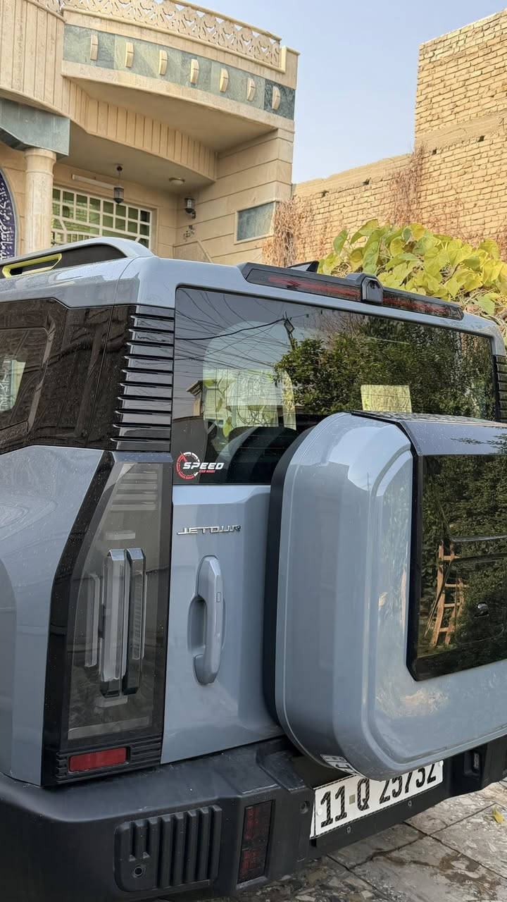 جيتور t2 2025 
وكالة شركة هارلم 
سيارة ماشية 25 
مكفولة فقط الجاملغ راجع بارد 
السيارة كولش نظيفة وجديدة استخدام شخصي بنية 
لون سمنتي داخل مميز زيتوني حزام برتقالي 
سيارة فول مواصفات 
السعر ٣٥ مليون ونص
***********
