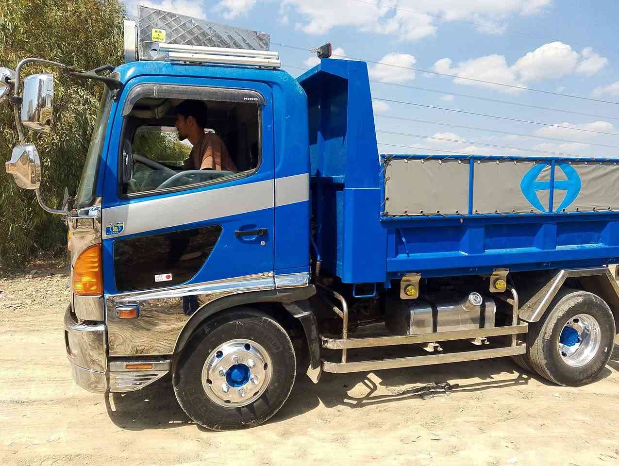 هينو 1998محرك 80فول عادي باسمي تحويل ثاني يوم محرك كير حداديه كله جديد 
مكاني ديوانيه 
***********
***********
