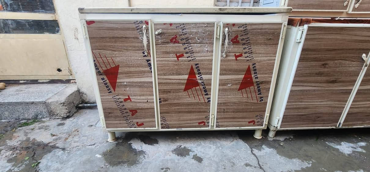 السلام عليكم، للبيع
كاونتر وسنك السعر 250 
العنوان /بغداد، الدوره، الطعمه 
رقم الهاتف:  ***********
