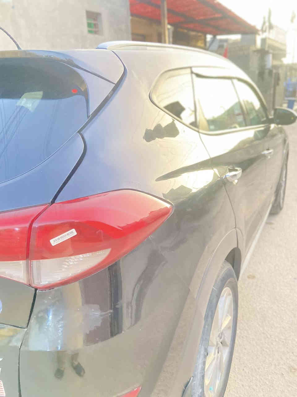 السلام عليكم 
توسان مديل 2017
لون اسود
مكينه 2.0
شاشه 
كأمره
كشن سائق كهرباىي
مواصفات عاديه
حادث بسيط 
بيها إرباك دشبول 
سياره خير وبركه 
الاتصال والاستفسار 
*********** يتوفر واتساب نفس رقم 
@إشارة
