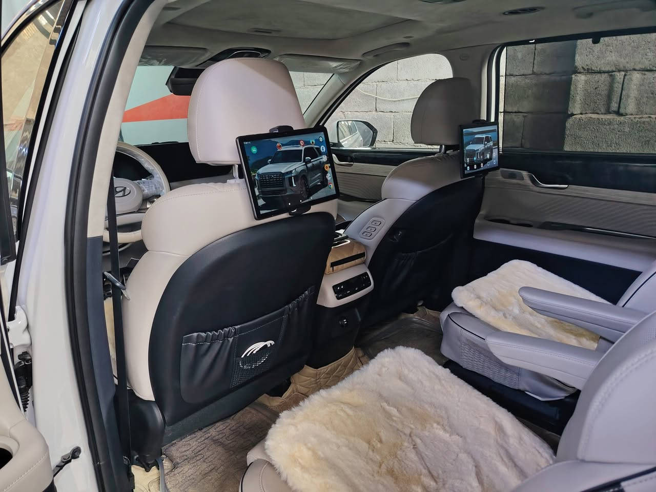 السلام عليكم
بلاسايد كلكراف وارد كوري موديل2023

ماشيه ٣٣

فول مواصفات للاخير

مكفوله بيه شخط دعاميه خلفيه بالبلاستك  لاغير قطره صبغ مابيه كفاله من محرك كير كشر تبديل 

اي استفسار الاتصال ***********
