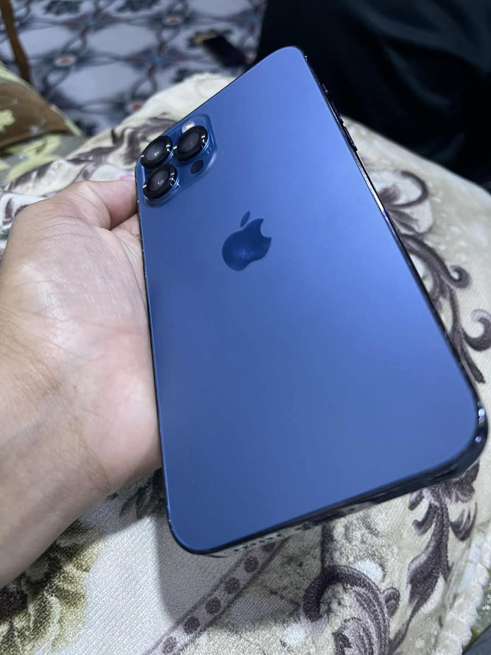 12 برو ماكس ذاكره 256 بطاريه 85 بلاديه فقط مبدل شاشه فيس ايدي شغال كامره شغاله  شرق اوسط خط واحد كل نقص مابي سعره 330 فقط مكان بابل محاويل ***********
