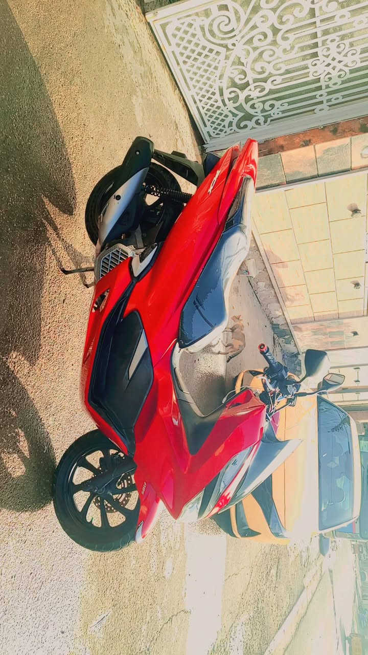 السلام عليكم دراجه للبيع pcx الجيل الثالث العنوان بغداد الشعب شارع الصحه سعرهه ب16 وبيهه مجال***********
