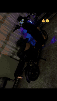 سلام عليكم لبيع x900 سعر 400 وبي مجال 
موصفات معروفا 
اشاير لايتات كلو شغال ما بي اي نقص 
نضافه 90%. كله شغال 
بريكات هيدروليك وره وكدام 
ملاحضه/الدرع الي بل صفحه مضروب ستيكر موضح بل صوره 
5 بطاريات.  ما مضروبات رقمي ***********
مكاني مزارع زيونه الي يم الشلالات
