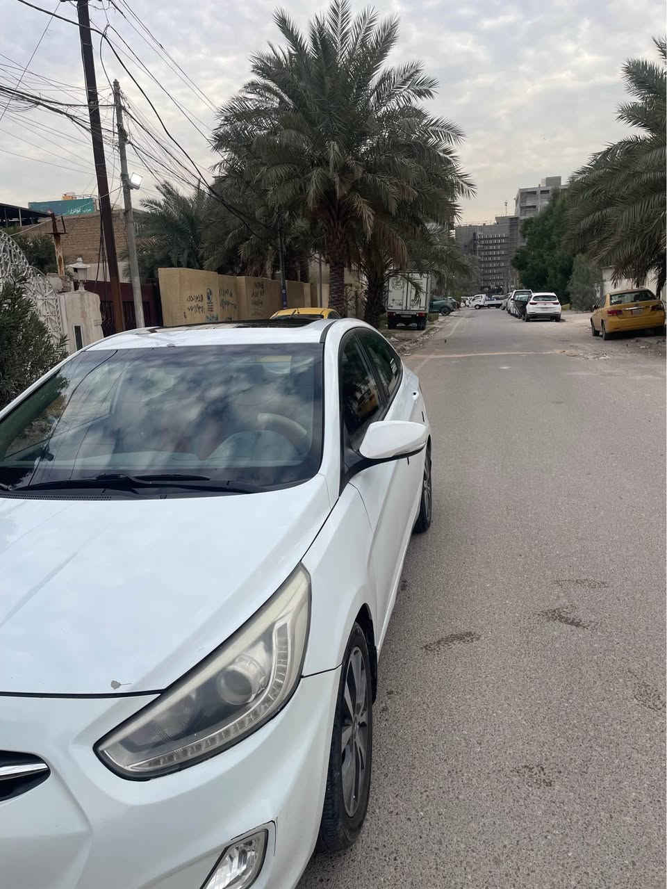 سلام عليكم 
اكسنت 2015 خليجي للبيع
محرك 1600 فتحة و شاشة ايباد 
ماشية 106 الف 
لايت عدسة و اوتو 
تجوة حصان
اشاير بالمري 
السيارة بيها صبغ بالجاملغ الخلفي صفحة السايق و راكب و صبغ بالدوسة صفحة السايق و تبديل جاملغ الامامي صفحة السايق و باب السكن 
مكان السيارة بغداد المنصور
السعر ٩٠ وبي مجال 
*********** بغداد, العراق
