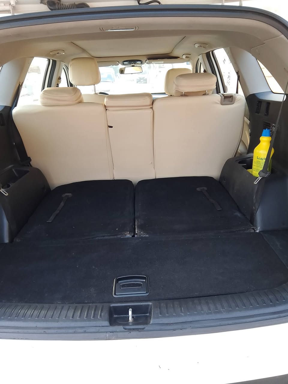 سورنتو موديل ١٨ السياره جديده ماشيه ١٢٠ بيها صبغ بال بنيد وشبر جاملغ بدون فتح وبدون ضربه بانوراما ويل كروم السعر  اليريد يتصل ***********
