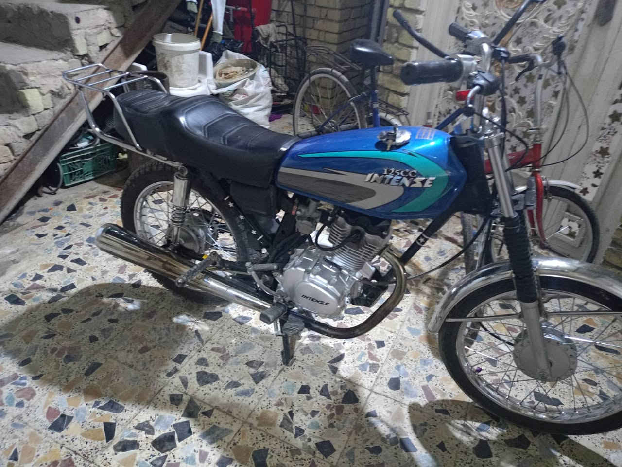 سلام عليكم دراجه اللبيع نضيفه بدون مكانه حي رساله سعره 650 الرقم ***********
