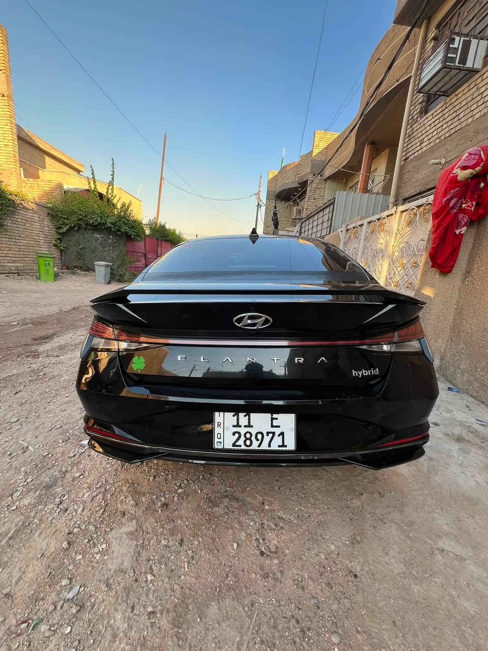 السلام عليكم
النترا هايبرد موديل 22 فول مواصفات للأخير  (السعر 130 وبيها مجال بسيط للأتصال ***********   )

-بصمة تشغيل ابواب وصندوك. (بصمة ابواب لمس) 

فتحة سقف ( سلايد روف ) 

-محرك 1.6

-كاميره  خلفية دوارة 3 وضعيات 

-رادارات 360 درجة ( امامي جانبي خلفي ) تمنع التصادم الامامي والجانبي والخلفي

-التحذير عند فتح الباب 

-تحكمات ستيرن 

- 3 وضعيات قيادة ( عادي سبورت ذكي ) 

- مثبت سرعة ذكي ( التحذير عند مغادرة المسار )

‏-Auto Hold التوقف لفترات قصيرة

-الهاند بريك بصمة

-شاشة بلازمة حجم كبير لمس تدعم نظام الابل كار بلي والاندرويد اوتو بدون كيبل يربط التلفون واير ليس و GPS  

-شحن واير ليس 

-نظام الصوت Bose عدد السماعات 8 -

تشغيل عن بعُد 

-اشاير بال مري

-اضواء ترحيب عند الاقتراب 

-لايت لد 3عدسات وسكنات لد 

-كشنات جلد السايق كهرباء 

-نقطة عمياء

-تدفئة/ تبريد بالكشنات

- كير اوتماتيك و S عادي

-تحديد مسار وقيادة ذاتية  ورادار امامي 

- مانع انزلاق

- بصمه ابواب لمس 

- شاشه متصله +شاشه دجتيل

وارد امريكي بيها 3 قطع صبغ

