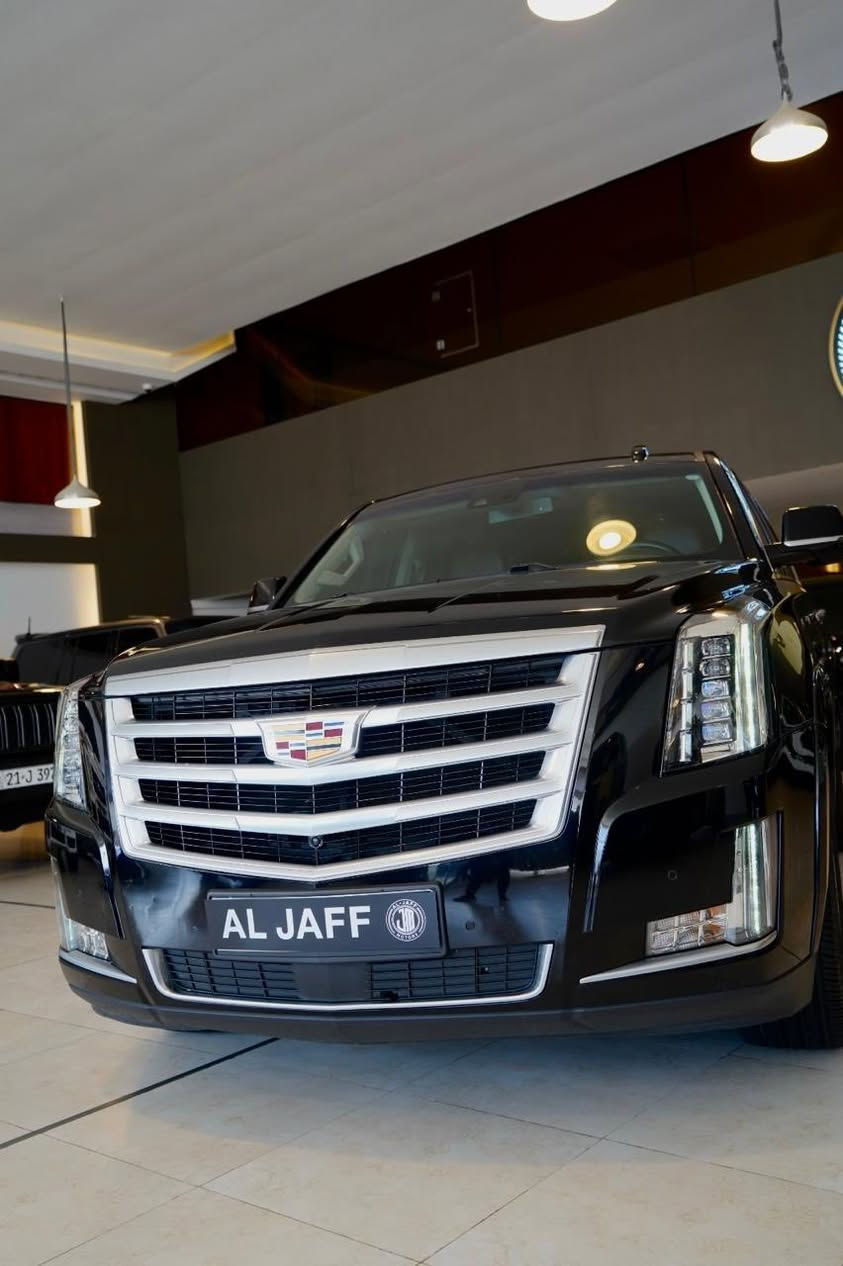 كاديلاك 2018
فتحة سقف 
داخل جلد مشمشي 
داخل VIP منفصل 
دوسات كهرباء 
رادارات 
قيادة ذاتيهً
لدات امامي خلفي بلادي 
كشنات تبريد تدفأه 
الخلفي ججكات كهربائي 
ماشيه 149,000 كيلو متر
السياره مضلله 
رقم سليمانيه 
بيها جاملغ امامي بيدي نشخط  فقط شخط قبل شهرين ونصبغ علئ اثرها جهة السايق 
السياره نظيفه جدا جدا وبيهها دفتر خروجيه مجدد كمركي
صيانتها بشركة المنصور 
تخم تاير اصلي 
السياره جاهزه وبالعافية على الياخذها رقم سليمانيه جديد 
سعرها 390 $ وترهم مراوس حسب القناعه بسيارة لاتتجاوز 170$
***********
