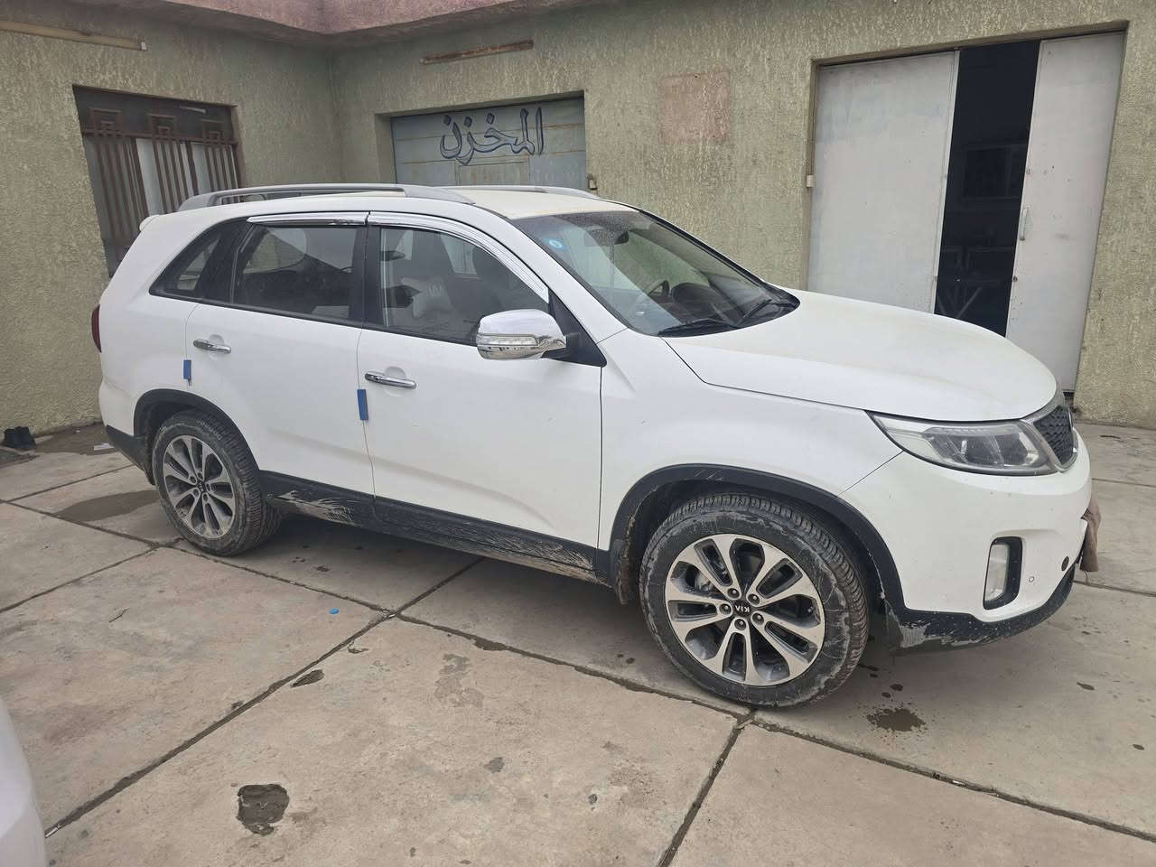 سورنتو ٢٠١٥ خليجي
فول موصفات 
محرك ٦ سلندر 
٧ راكب 
رقمها بغداد انكليزي 
بصمه ابواب وتشغيل 
مري شفط 
كير ومحرك مكفول 
تخم تايرات جديد 
العنوان / صلاح الدين قضاء الضلوعية 
التواصل عن طريق الهاتف / ***********
