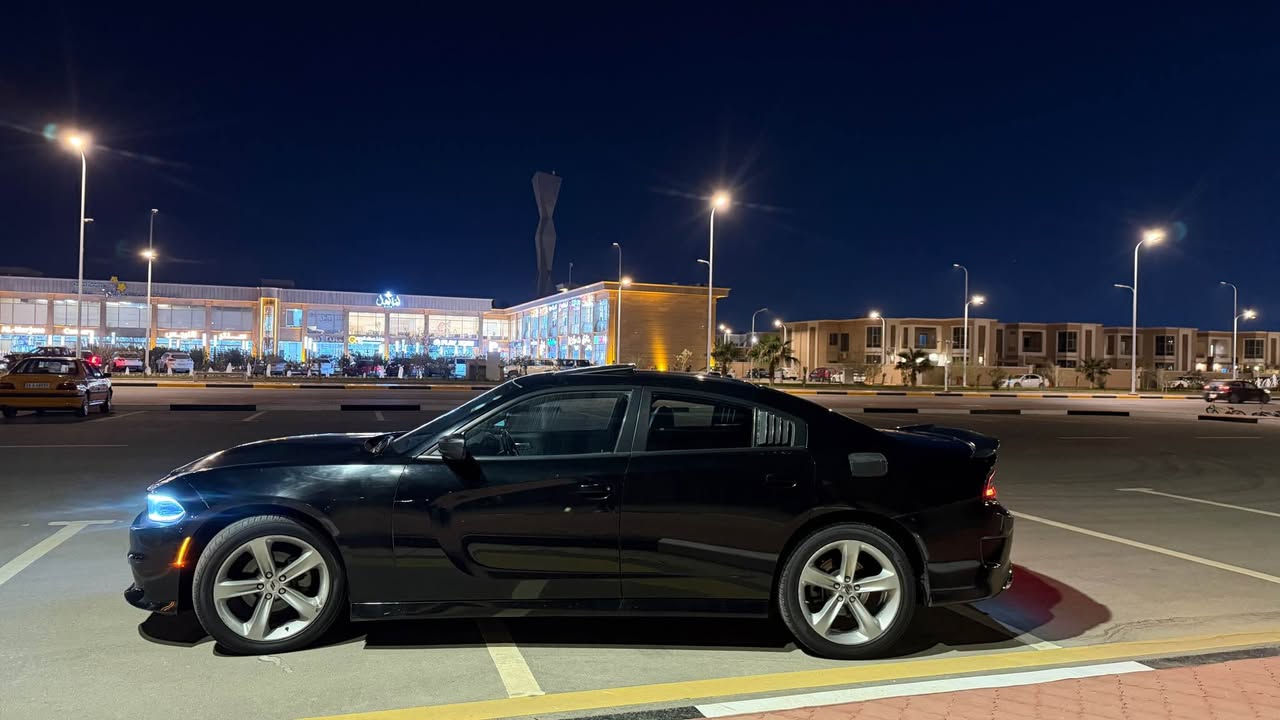 السلام عليكم جارجر ٢١ للبيع فقط فئه Sxt plus محدث GT السياره فول للاخير ماشيه ٥٩ ميل ضربتها جاملغ وبنيد بدون دواخل السياره جديده بمعنى الكلمه ماتحتاج مصرف السياره عارضها ب٢٢٥ وبيه مجال للشراي 
للتواصل *********** البصرة, العراق
