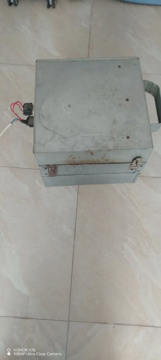 للبيع بسعر واحد كلهم... عربانه حديد ثقيل تاير ماطور لنقل مواد البناء و الصب... فلتر براد ماء رامكو الأصلي نظيف جدآ.. تنور خبز كهربائي فصال ثقيل.... *********** ٠ ***********
