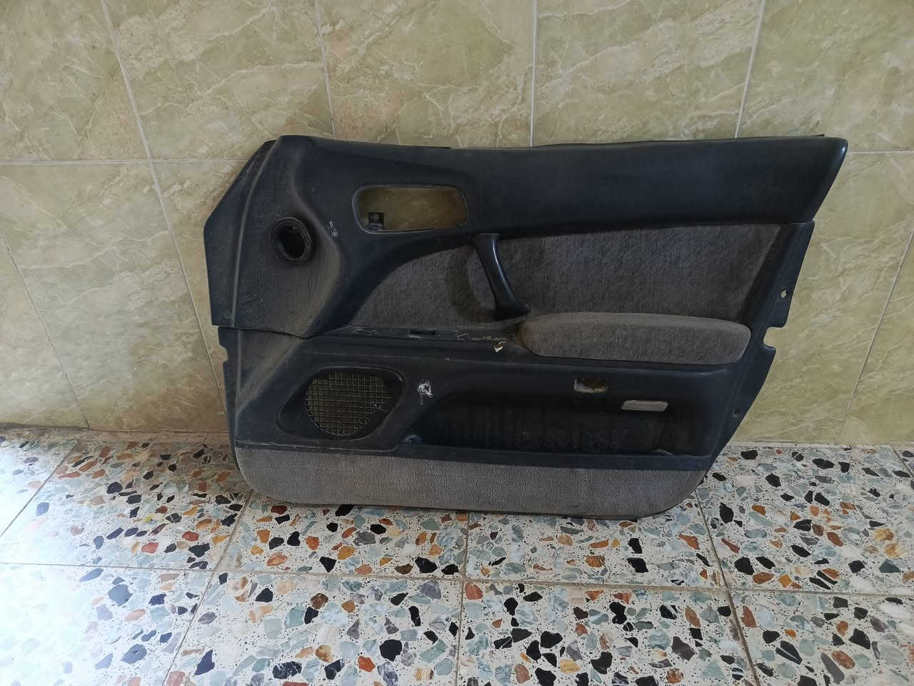 سلام عليكم بطانه مال بطه جهة العبري لون رصاصي..***********

