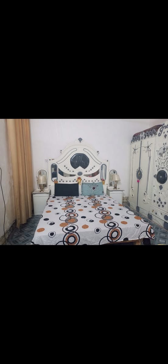 غرفة للبيع مصبوغة صبغ حراري 
للاستفسار على الرقم ***********
