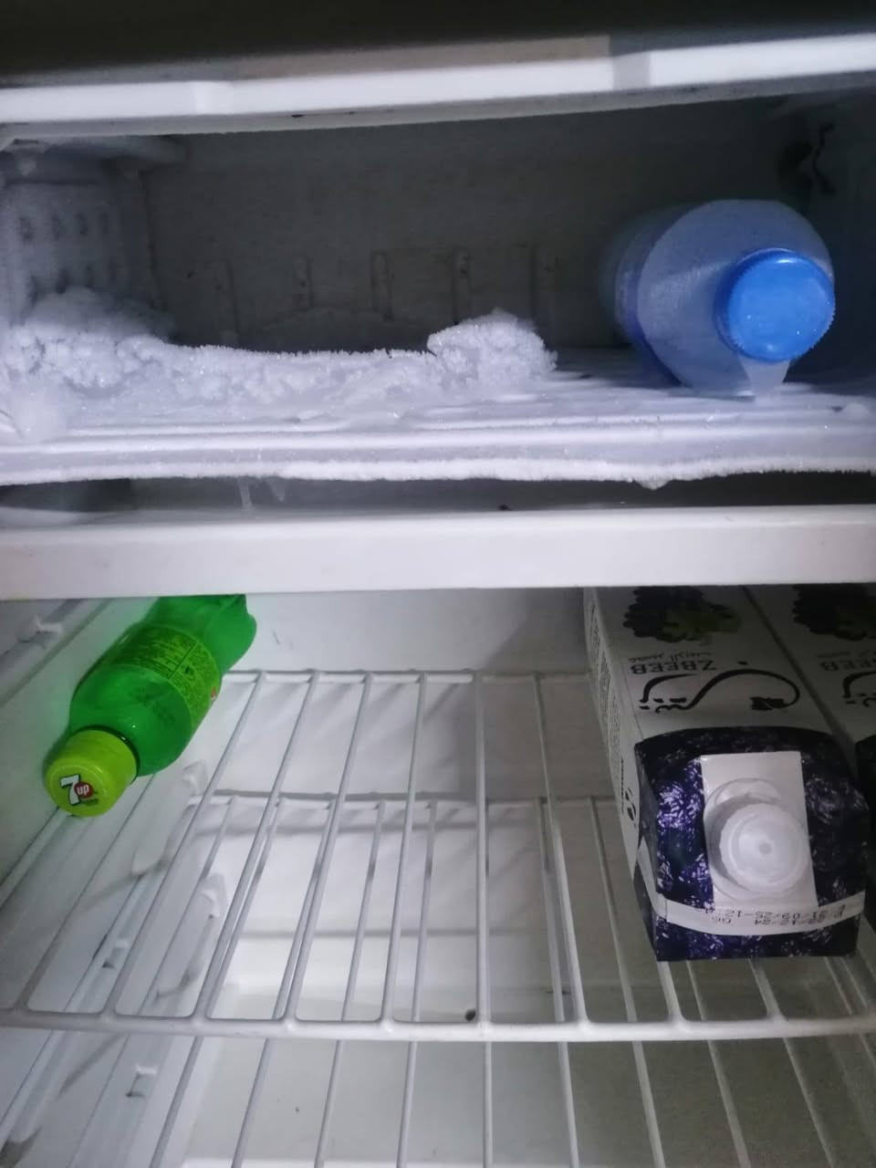 سلام عليكم براد شغال كامل حار أو بارد مداخل تصليح ثلاجه نضيفه تجميد خير من الله سعر البراد 60 وبي مجال سعر ثلاجه 70 وبيها مجال مكان بعقوبه ٧نيسان اي استفسار اتصل على ***********
