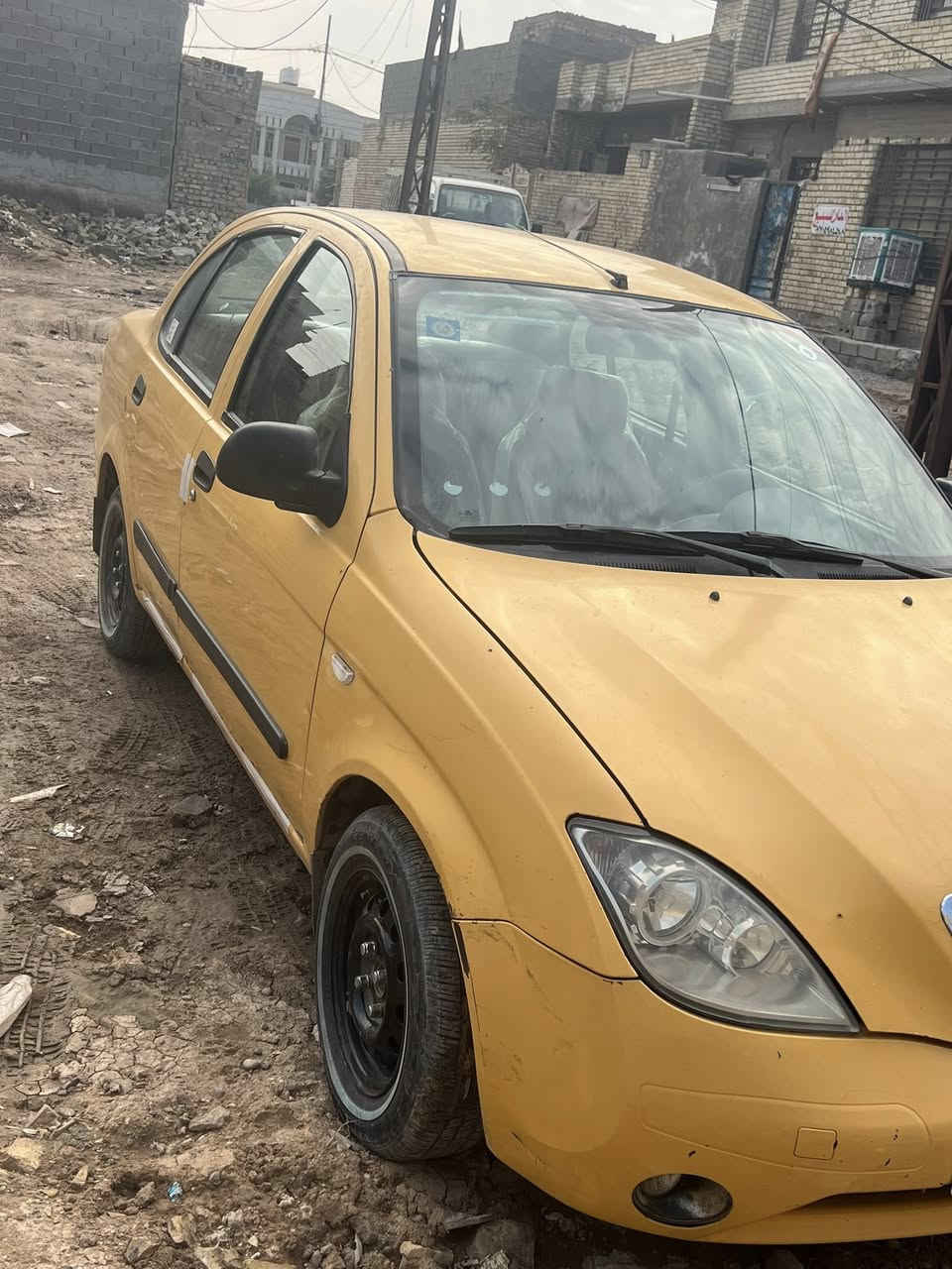 السلام عليكم شباب طيبه موديل16 سنويه  صدر جديد تخم تاير دوسهم ارضيه كله جديدتدفئه تبريد كله شغال كهربائيات كلها شغاله سياره خير من الله متصرف ربع گبل للشارع مدينه الصدر ***********
