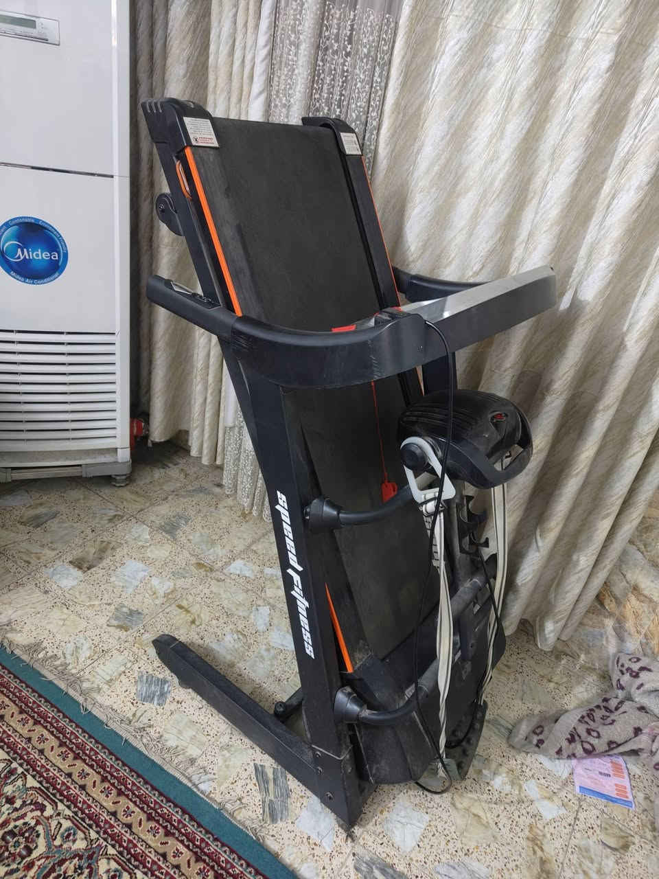 السلام عليكم
جهاز جري جديد جان مخزون 
مامستعمل ابد سعره 300 قفل قفل 
***********
