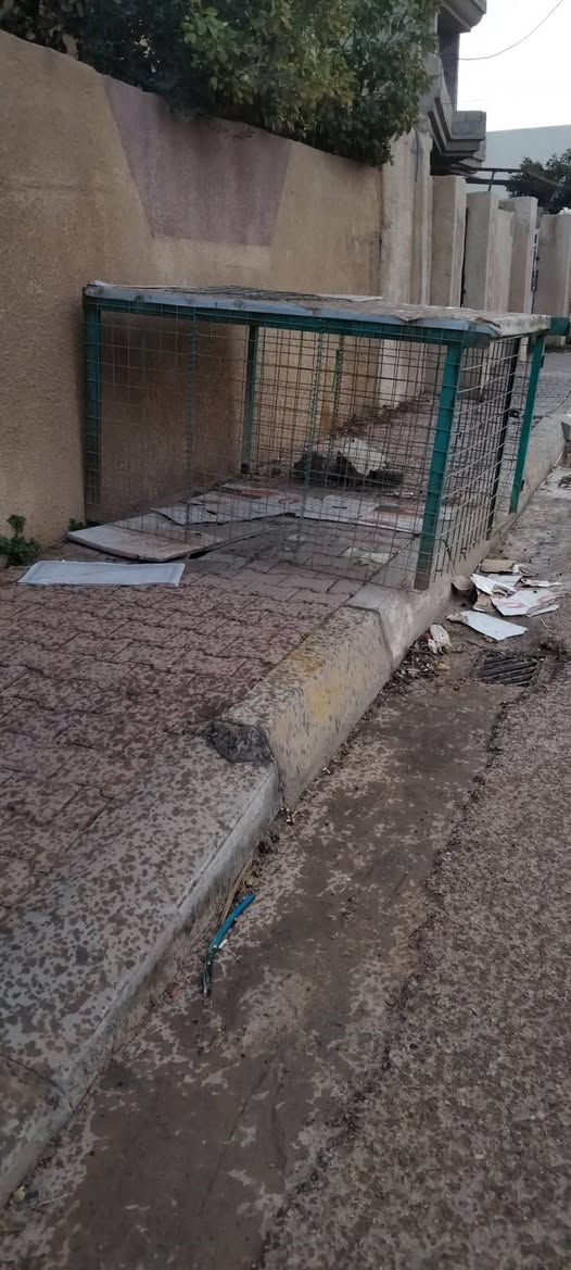 للبيع
قفص طيور حديد مشبك
الارتفاع 1.5 متر وعرض 2 متر
السعر 75.000 الف 
للاتصال
***********
