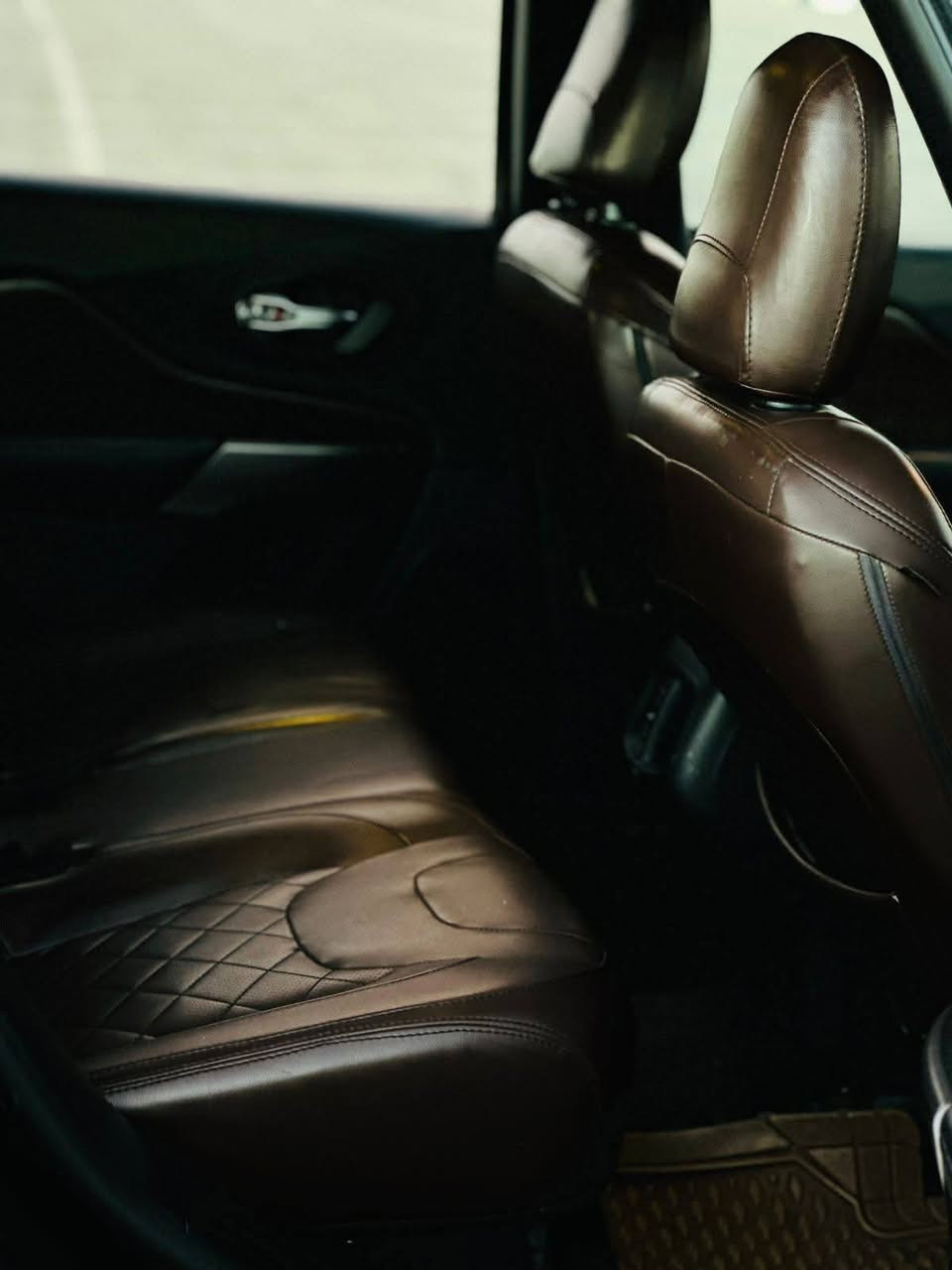 السلام عليكم جيب بزون موديل 19 حادث بنيد امبدل وجاملغين صبغ ماشيه 40
رقم بغداد بسمي سياره جاهزة من الكير والمكينه وتبريد وصدر مكاني بغداد حي الجهاد الاستفسار الاتصال على الرقم ***********
