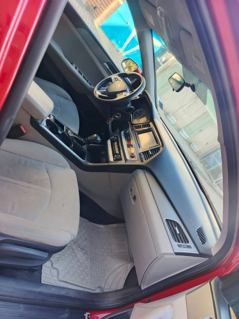 السلام عليكم سوناته للبيع مديل 18 مكينه 2400 سياره جديده وحلوه واريد امريكي مكفوله كفاله عامه بس الدعاميات تبريد ثلج حداديه جديده مدور ثاني يوم السعر 133 وبيها مجال مكاني نجف ***********
